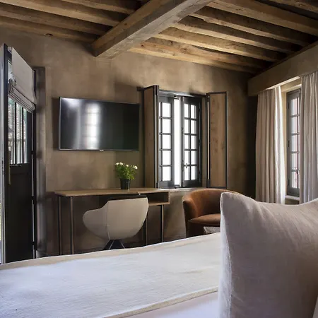 Hotel Saint-delis & - La Maison Du Peintre - Relais & Chateaux 5*