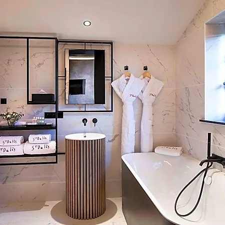 Saint-delis & - La Maison Du Peintre - Relais & Chateaux 5*