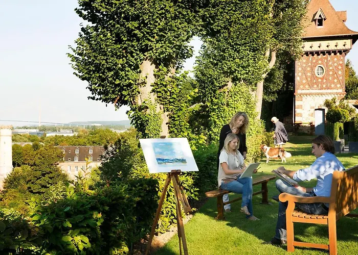 Отель Saint-delis - La Maison Du Peintre - Relais & Chateaux