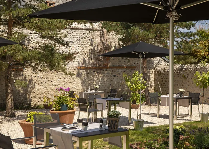 Отель Saint-delis - La Maison Du Peintre - Relais & Chateaux