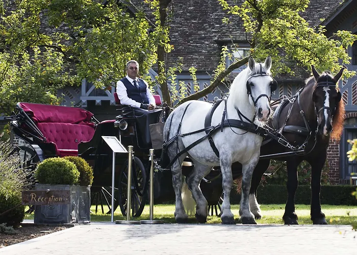 Отель Saint-delis - La Maison Du Peintre - Relais & Chateaux