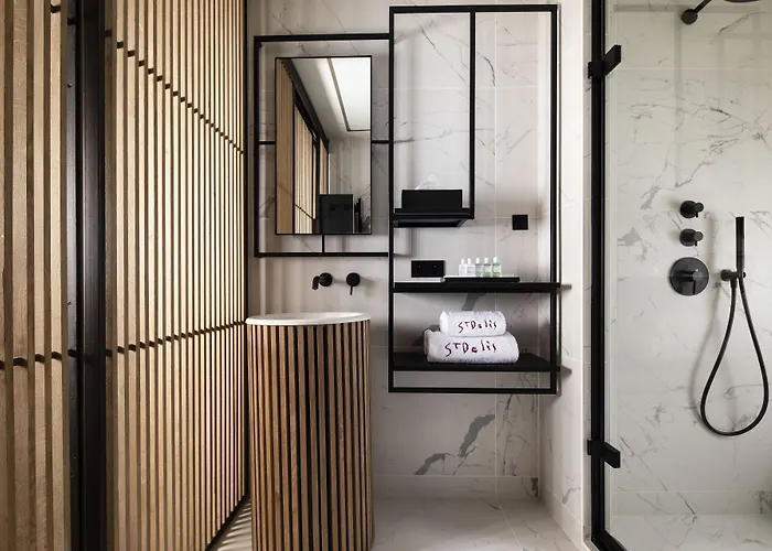 Saint-delis - La Maison Du Peintre - Relais & Chateaux Отель 5*