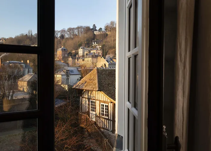 Saint-delis - La Maison Du Peintre - Relais & Chateaux Отель 5*