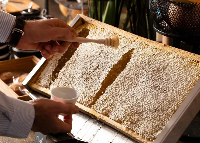 Saint-delis - La Maison Du Peintre - Relais & Chateaux Отель 5*