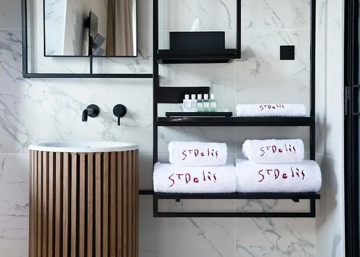 Saint-delis - La Maison Du Peintre - Relais & Chateaux Отель 5*