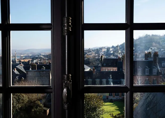 Saint-delis - La Maison Du Peintre - Relais & Chateaux Отель 5*