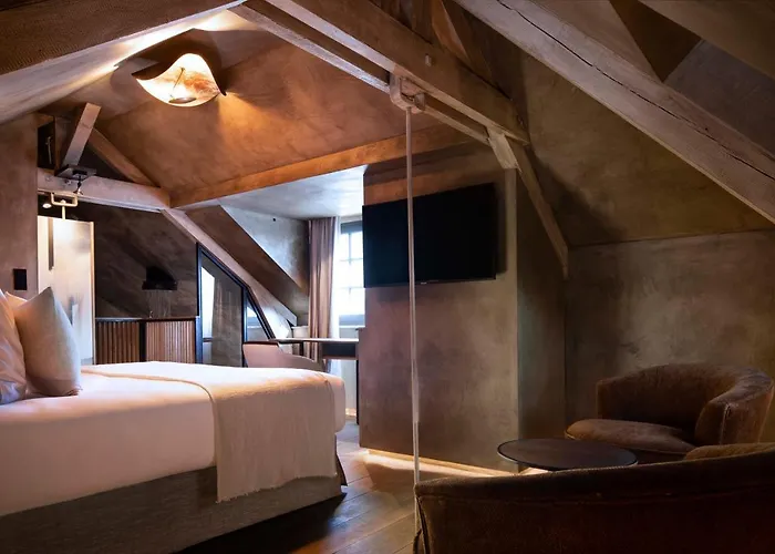 Отель Saint-delis - La Maison Du Peintre - Relais & Chateaux 5*