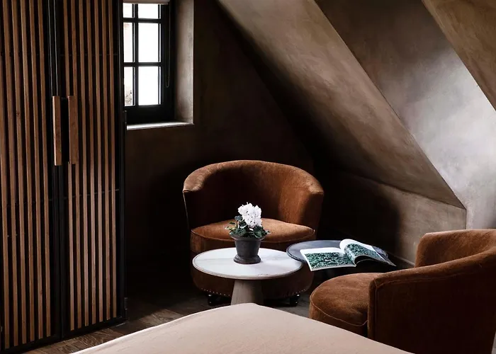 Saint-delis - La Maison Du Peintre - Relais & Chateaux Отель 5*