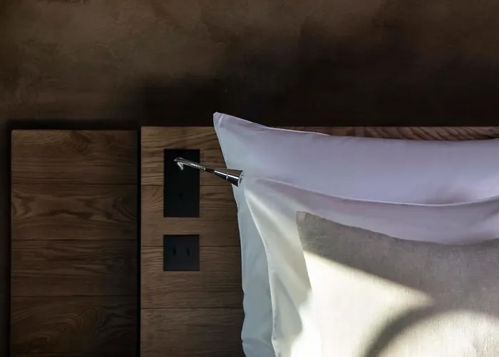 Saint-delis - La Maison Du Peintre - Relais & Chateaux Отель