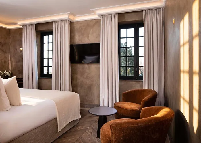 Saint-delis - La Maison Du Peintre - Relais & Chateaux Отель